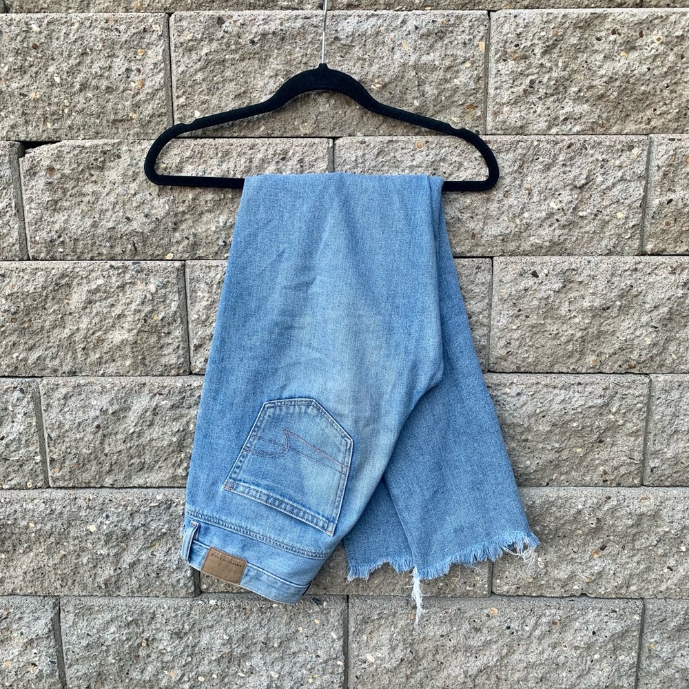 American Eagle mom jean